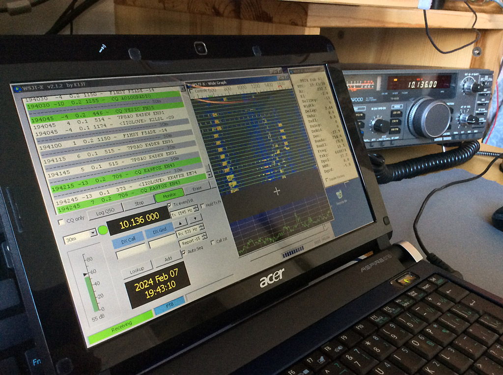 Radio Room with ACER Aspire 1 Netbook running WSJT-X