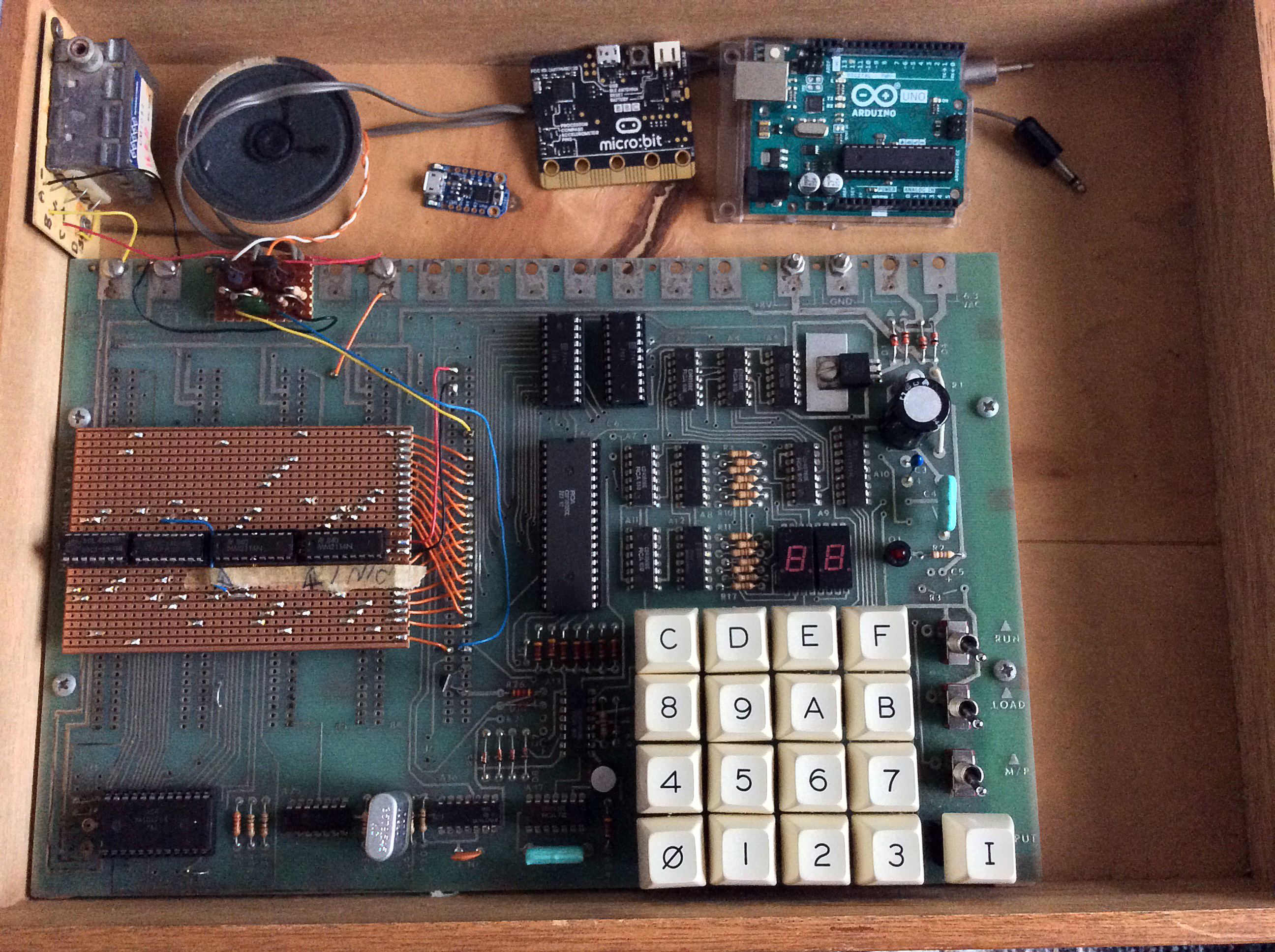 Netronics ELF II (COSMAC) (1979)