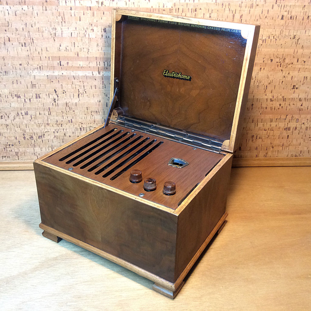 Electrohome PMU51-418 "MUSIC BOX"  (1947)